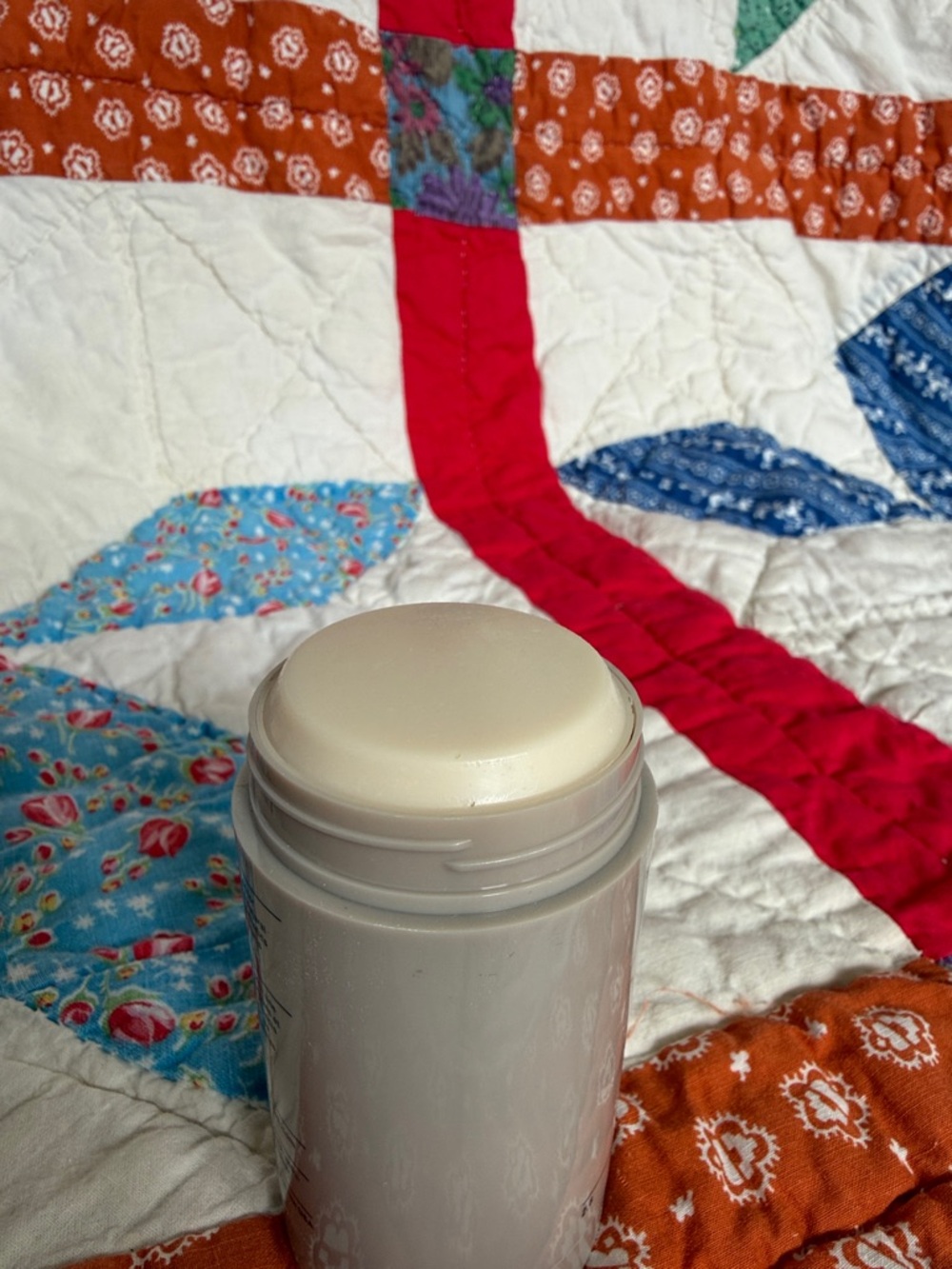 Salt & Stone Santal & Vetiver Deodorant - Cream - Picture 4 of 7